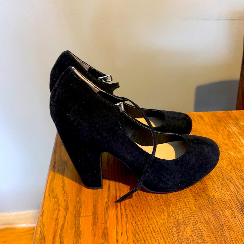 Chunky heel shoes